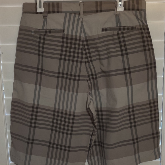 Men's Cargo Shorts - Picture 2 of 3